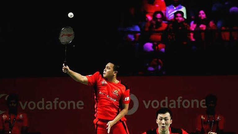 Kabar duka menyelimuti dunia olahraga Tanah Air, legenda bulutangkis Markis Kido meninggal dunia pada (14/6). Yuk kita kenang aksinya!