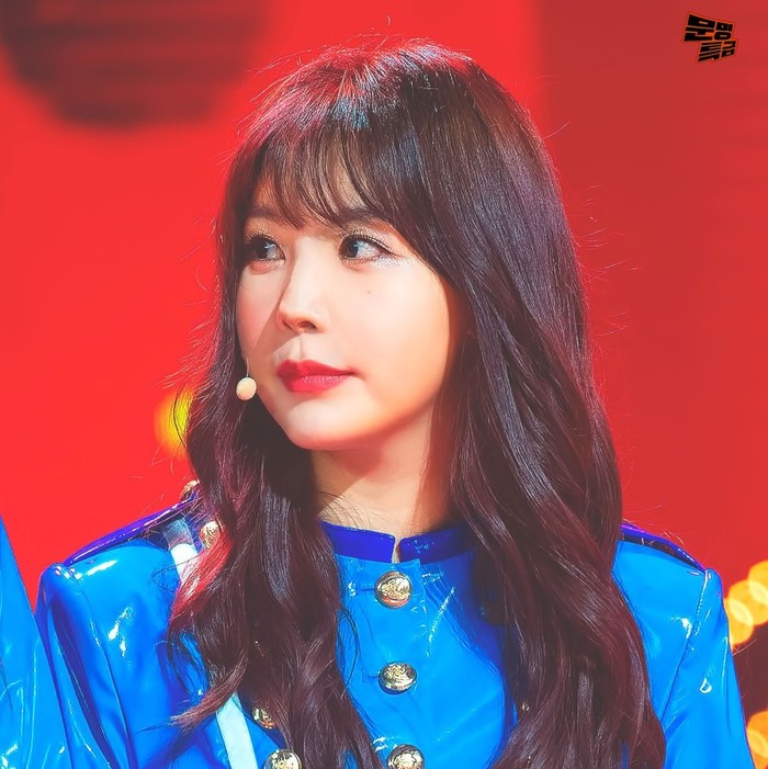 Main vocal After School, Raina, juga masih terlihat imut-imut. Seperti biasa, Raina sukses mendapatkan standing applause dari penonton, berkat high notes-nya / foto: twitter.com/OfficialASDaze