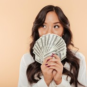 Sama-sama Diminati, Berapa Kisaran Gaji Pegawai BUMN dan PNS? Cek di Sini, Beauties!