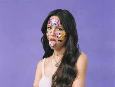 img-title Syok Fans Pakai Popok demi Nonton Konser Sampai Habis, Olivia Rodrigo: Itu Gila!