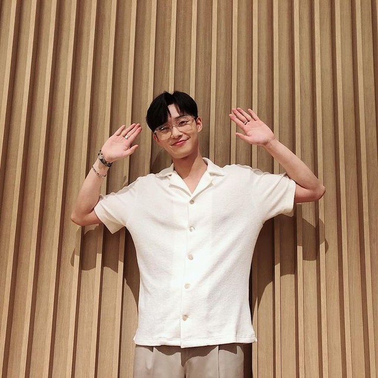 Pesona Park Seo Joon Park Seo Joon dikonfirmasi akan membintangi 'Captain Marvel 2'. Yuk kita intip pesona Park Seo Joon!