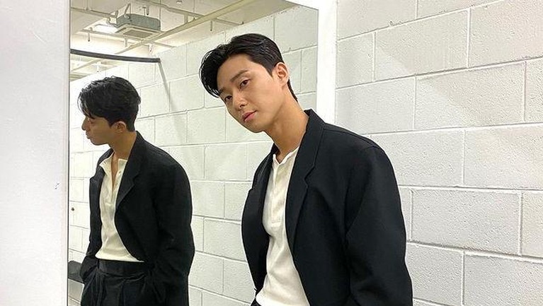 Pesona Park Seo Joon Park Seo Joon dikonfirmasi akan membintangi 'Captain Marvel 2'. Yuk kita intip pesona Park Seo Joon!