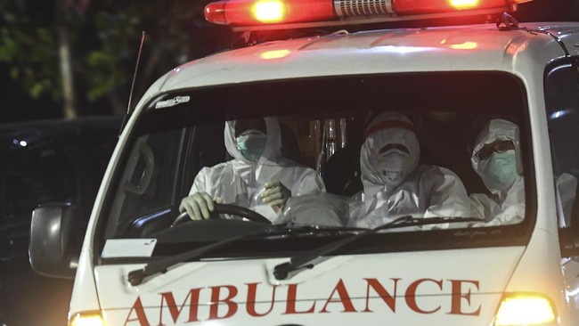 DI Yogyakarta mencatatkan rekor penambahan kasus harian dua hari berturut-turut, sementara tingkat keterisian RS Lapangan Indrapura Surabaya makin tinggi.