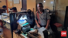 Rawa Bening dan Para Tukang Gosok Batu Akik Tanpa Pelanggan