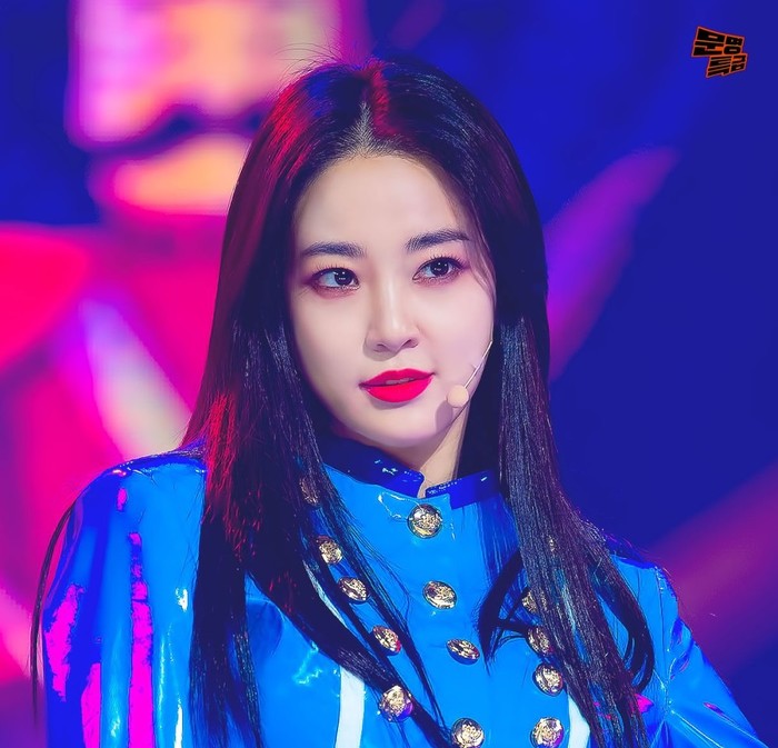 Si cantik Juyeon buat netizen tidak percaya kalau dirinya sudah berusia 34 tahun. Mantan pacar G-Dragon ini semakin mempesona dengan visualnya yang masih cocok jika bersanding dengan idol generasi empat! / foto: twitter.com/OfficialASDaze
