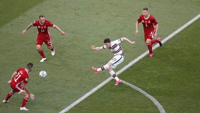 Hungaria menahan imbang Portugal dalam laga babak pertama fase grup Euro 2020 (Euro 2021) di Stadion Puskas Arena, Budapest, Selasa (15/6).