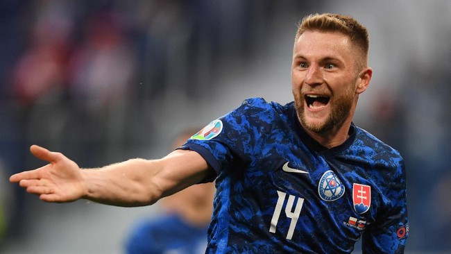 Slovakia menang tipis 2-1 atas Polandia dalam pertandingan Grup E Euro 2020 (Euro 2021) di Stadion Saint Petersburg, Senin (14/6).