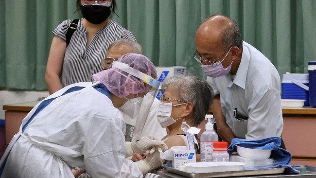 Foxconn-TSMC yang mewakili Taiwan untuk bernegosiasi dengan BioNTech berhasil mecapai kesepakatan pembelian 10 juta dosis Pfizer.