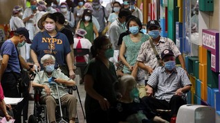FOTO: Lansia Taiwan Ramai-ramai Ikut Vaksinasi Covid