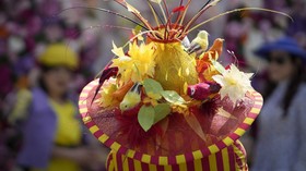 FOTO: Warna-warni Ceria Busana Royal Ascot 'Musim Pandemi'