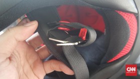 Rekomendasi Jenis Penguncian Tali Helm yang Paling Aman