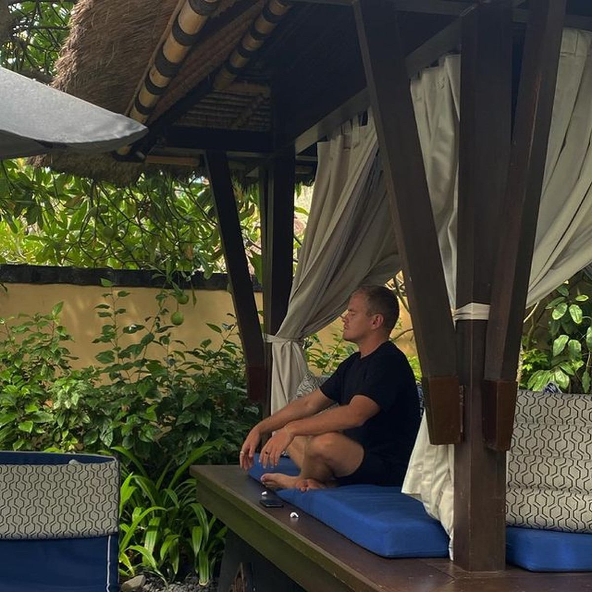 Valerie Thomas kembali memamerkan foto mesra bareng pacar bulenya&period; Yuk kita intip&excl;