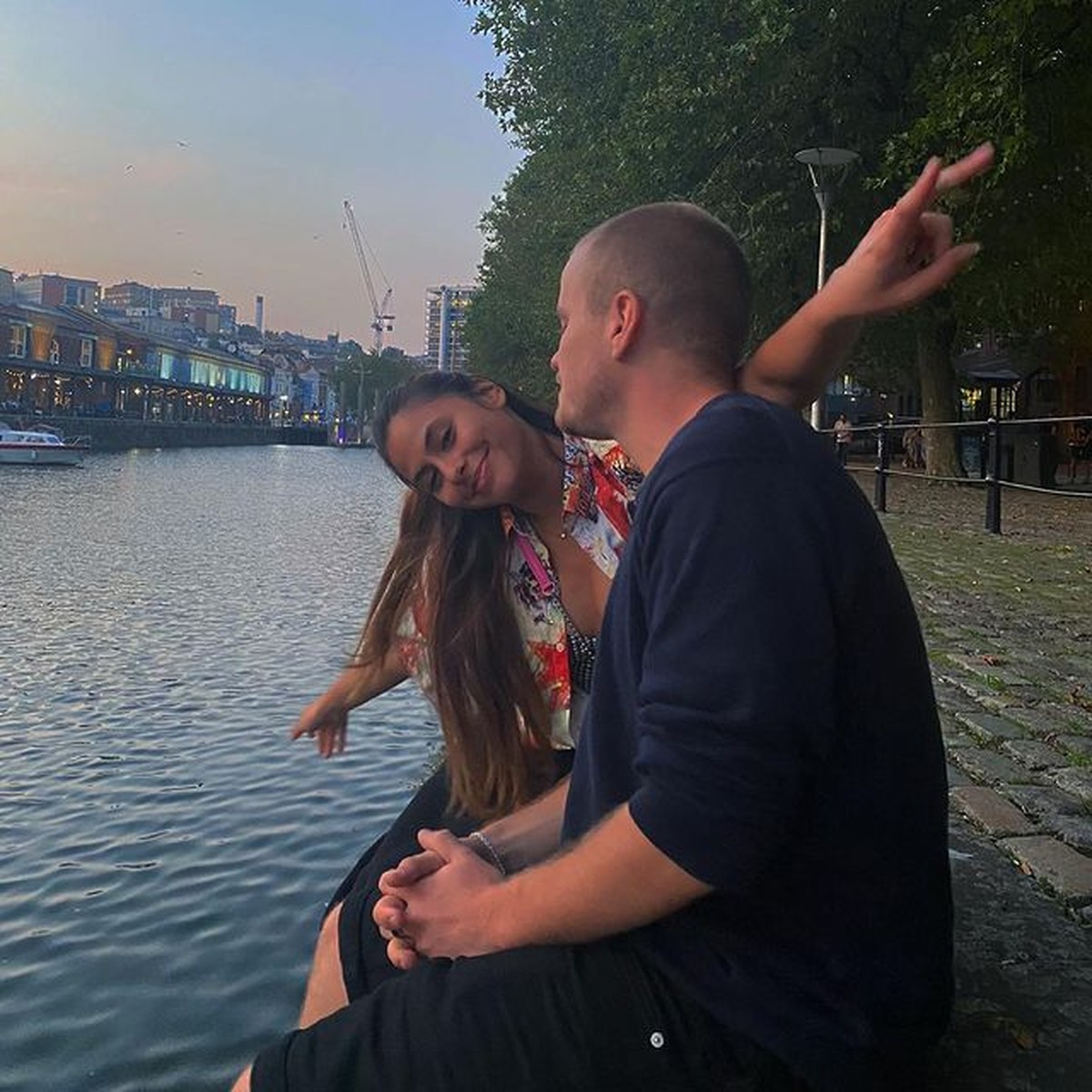 Valerie Thomas kembali memamerkan foto mesra bareng pacar bulenya&period; Yuk kita intip&excl;