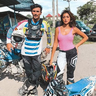 Inikah Isyarat Jessica Iskandar & Vincent Verhaag Resmi Pacaran?