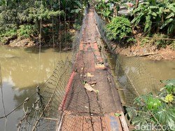 Pemprov DKI Wacanakan Penutupan Jembatan Gantung Lapuk Srengseng Sawah