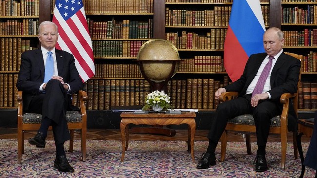Pertemuan tatap muka perdana Presiden Amerika Serikat Joe Biden dengan Presiden Rusia Vladimir Putin berlangsung di Jenewa