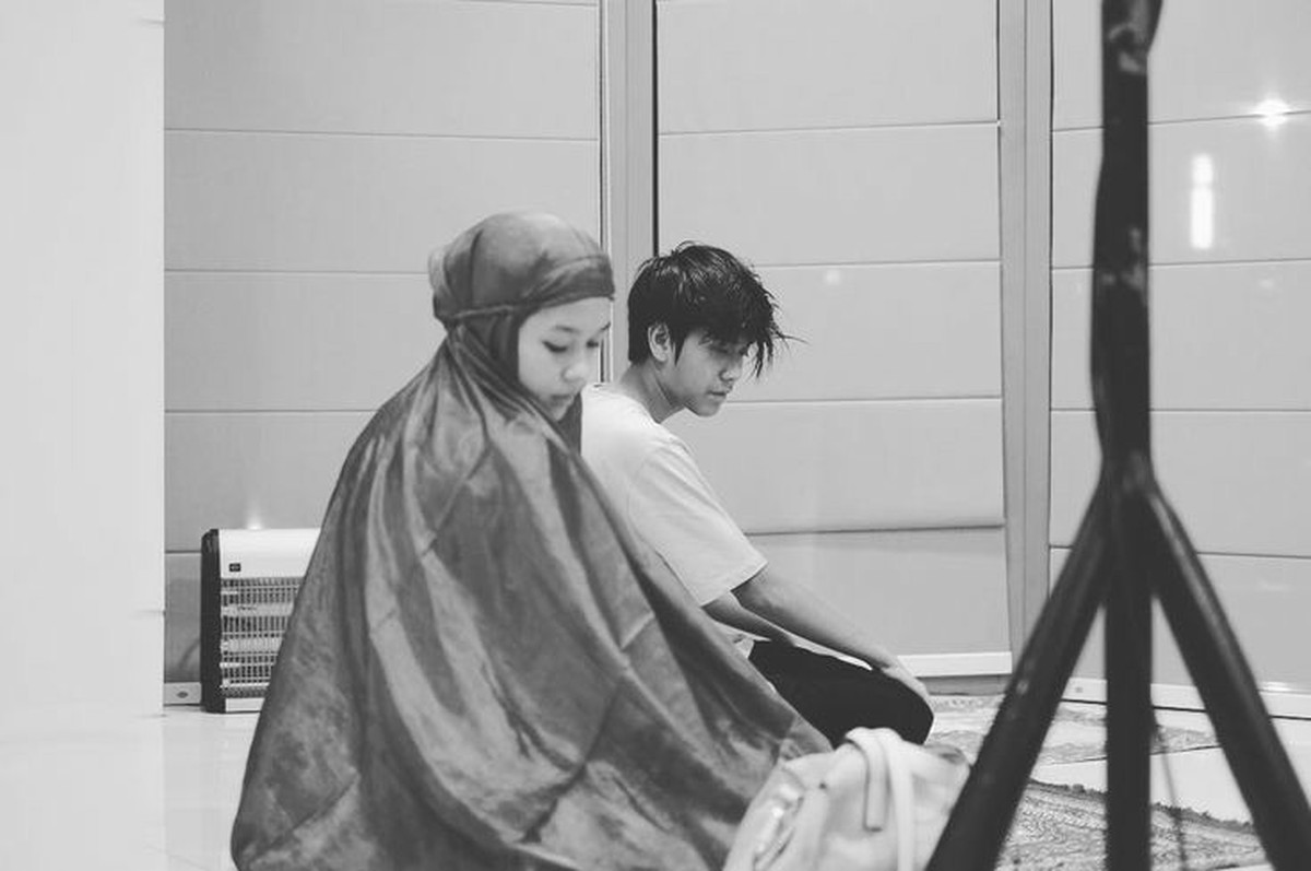 Iqbaal Ramadhan dan Zidny Lathifa saling unfollow Instagram dan dikabarkan putus&period; Yuk kita intip momen kebersamaan mereka&excl;