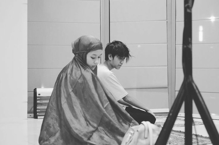 Momen Manis Iqbaal Ramadhan dan Zidny Lathifa Iqbaal Ramadhan dan Zidny Lathifa saling unfollow Instagram dan dikabarkan putus. Yuk kita intip momen kebersamaan mereka!
