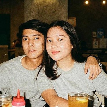 Diisukan Putus, Lihat Lagi Momen Manis Iqbaal Ramadhan dan Zidny