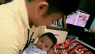 Ridho DA mengunggah sebuah video siaran langsung saat Rizki DA momong sang anak&period; Yuk kita intip&excl;