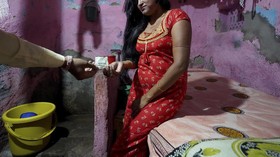 MA India Perintahkan Polisi Tak Siksa Pekerja Seks