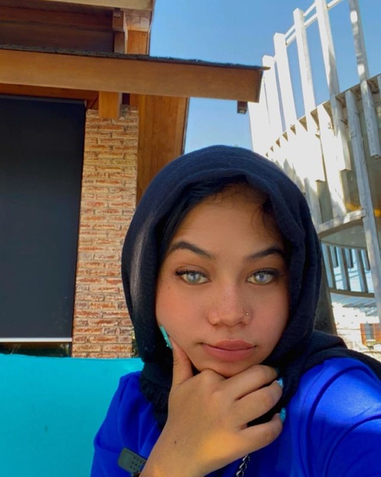 Penampilan Cimoy Montok Berhijab Disebut Mirip Lesti Kejora Seleb TikTok Cimoy Montok biasa tampil seksi kini ia berhijab. Ia pun disebut makin mirip dengan Lesti Kejora. Yuk kita intip!