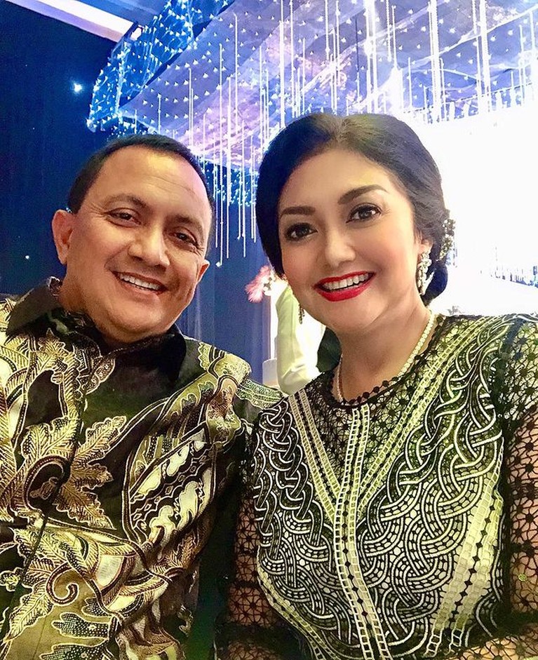 Bella Saphira secara terbuka bercerita tentang rumitnya pernikahan beda agama. Yuk kita intip potret harmonis keluarga Bella!
