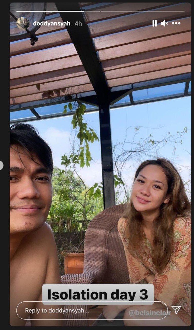 Potret BCL Jalani Isolasi Mandiri bareng Manajer & Dena Rachman Beberapa waktu lalu BCL mengabarkan bahwa ia positif Covid-19 dan jalani isolasi mandiri. Yuk intip BCL saat jalani isolasi!