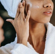 6 Rekomendasi Sunscreen Terbaru dari Brand Lokal, Kulit Anti Belang!