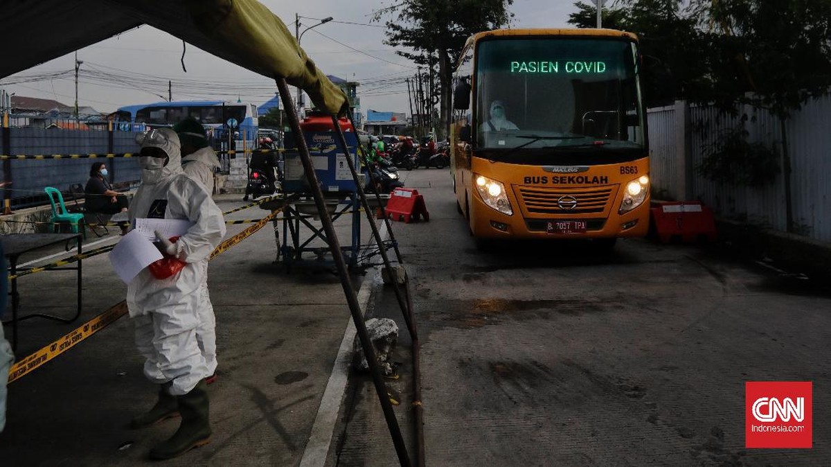 FOTO: Lonjakan Pasien Covid yang Tak Henti di RS Wisma Atlet