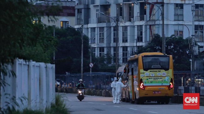 Berikut informasi seputar pandemi virus corona di tanah air yang telah dirangkum CNNIndonesia.com dalam 24 jam terakhir.