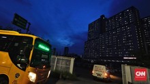 FOTO: Lonjakan Pasien Covid yang Tak Henti di RS Wisma Atlet