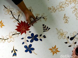 Rayakan Hari Batik Nasional dengan 15 Twibbon Ini