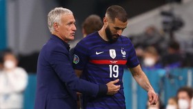 Jerman Ekspos Prancis Tumpul Tanpa Giroud