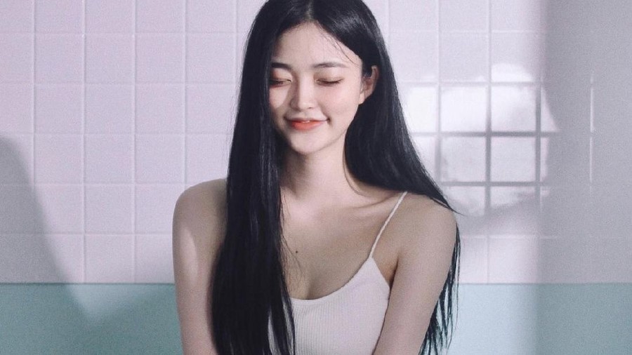 Somyi DIA Pamer Perut Rata