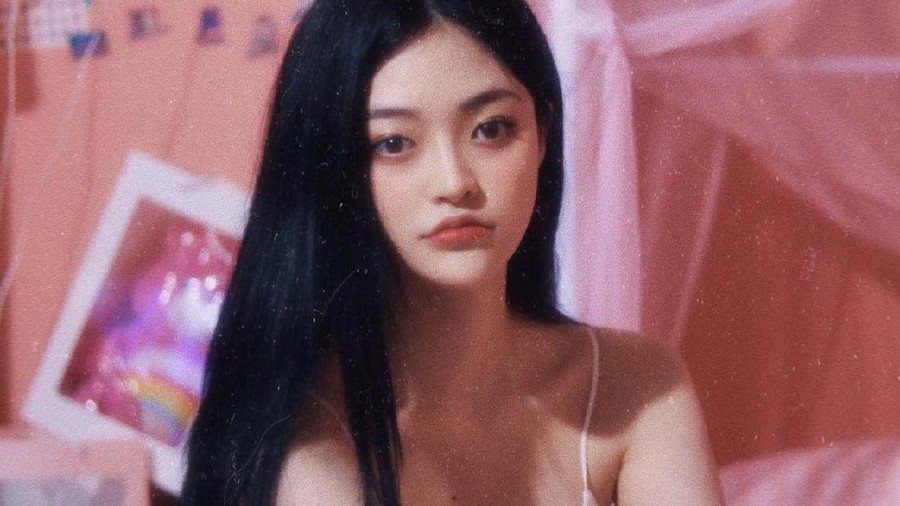 Somyi DIA Pamer Perut Rata