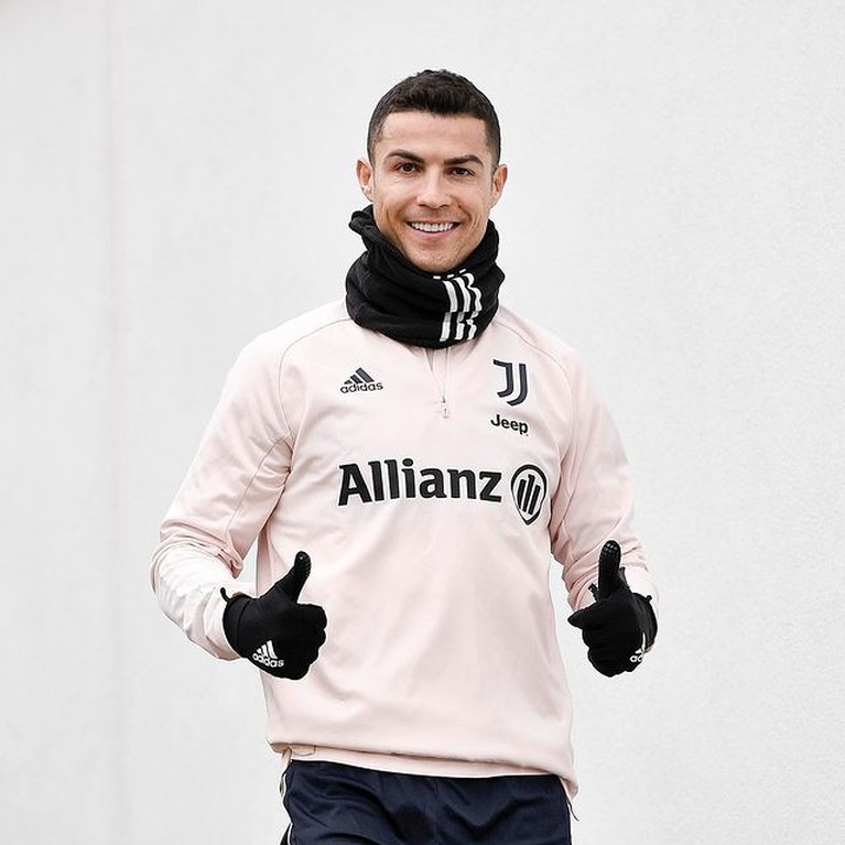 Ulah Cristiano Ronaldo yang Bikin Coca-cola Rugi Besar Ulah Cristiano Ronaldo yang Bikin Coca-cola Rugi Besar