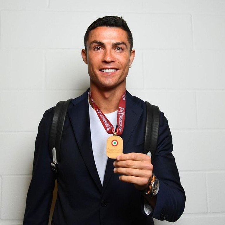 Ulah Cristiano Ronaldo yang Bikin Coca-cola Rugi Besar Ulah Cristiano Ronaldo yang Bikin Coca-cola Rugi Besar
