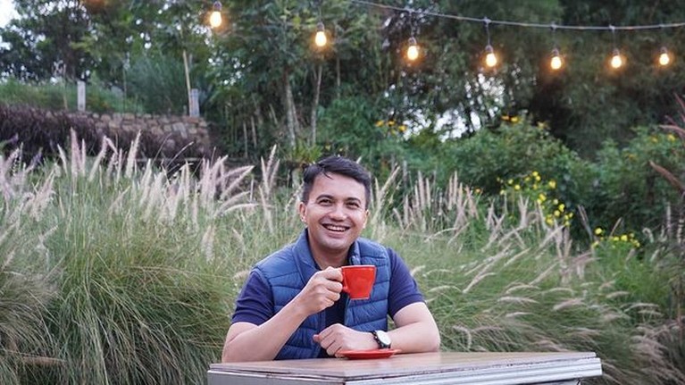 10 Artis yang pernah dikabarkan meninggal dunia Inilah deretan artis yang pernah diisukan meninggal dunia. Tega sekali ya, yuk kita intip siapa saja mereka!