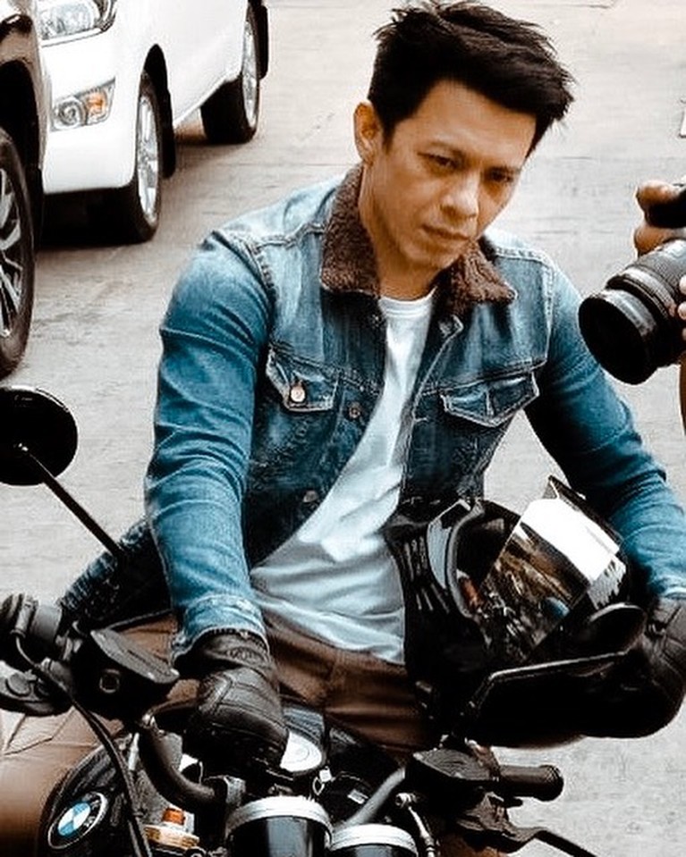 Inilah deretan artis yang pernah diisukan meninggal dunia. Tega sekali ya, yuk kita intip siapa saja mereka!
