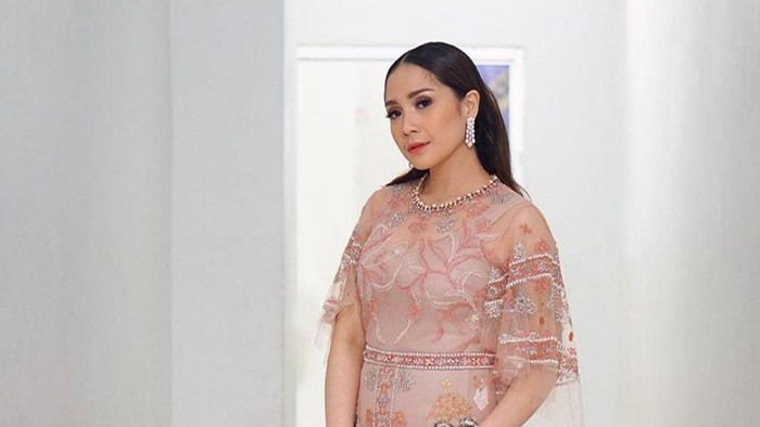 Adu Gaya Nagita Slavina dan Ayu Tingting