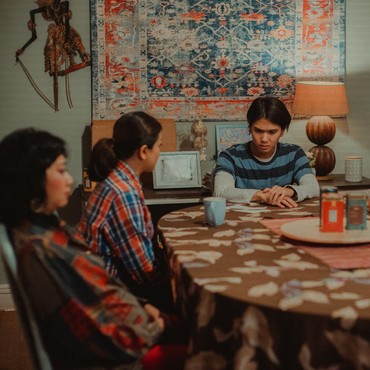 'Ali & Ratu Ratu Queens', Kisah Manis Makna Keluarga & Pencarian Jati Diri