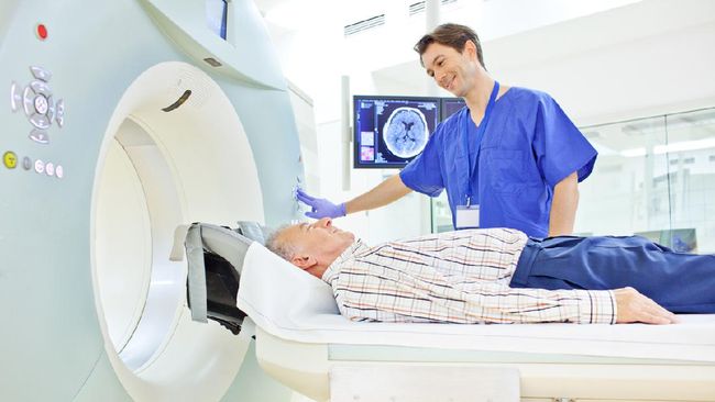 CT scan jantung sebagai prosedur diagnostik sebelum tindakan jantung seperti ablasi pada gangguan irama jantung, sebelum pemasangan katub jantung non bedah.