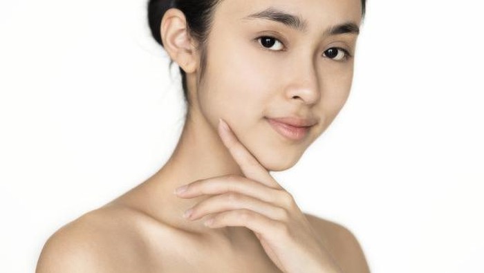 Jadi Tren Kecantikan Baru, 'Telinga Peri' Dipercaya Bikin Wajah Tirus