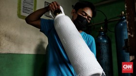 FOTO: Permintaan Isi Ulang Oksigen Medis Naik 50 Persen