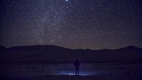 7 Lokasi Menikmati Nyanyian Pasir yang Misterius