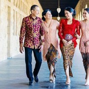 Gaya Parenting Ala Orang Tua Maudy Ayunda