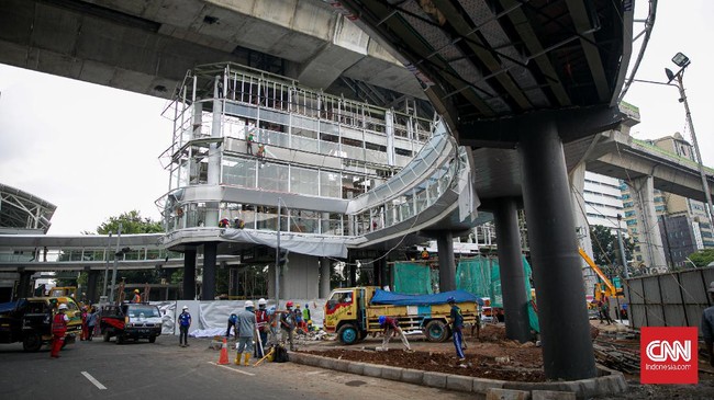 FOTO: 'Skybride' Penghubung MRT-Transjakarta di Simpang CSW