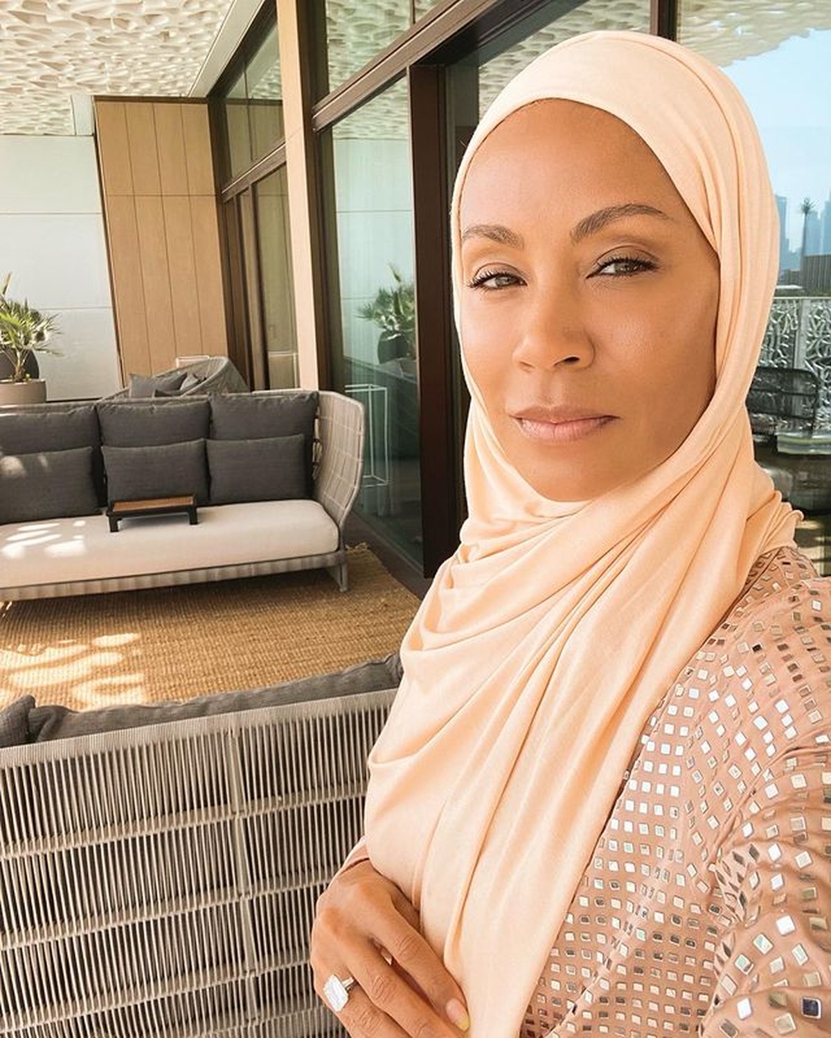 Istri Will Smith&comma; Jada Pinkett Smith viral di Instagram karena foto dirinya mengenakan hijab&period; Yuk kita intip potretnya&excl;