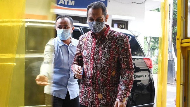 Komisioner KPK Nurul Ghufron mewakili Firli Bahuri mendatangi Komnas HAM karena telah ditunjuk sebagai penanggung jawab pelaksanaan TWK pegawai KPK.